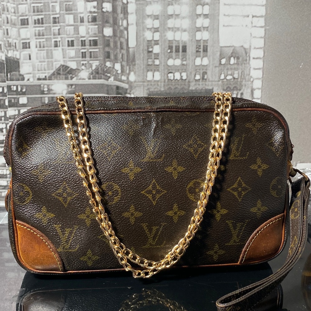 Pre-Loved Louis Vuitton Monogram Chain Shoulder Clutch in Brown and Gold